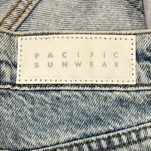 NWOT PacSun Jordyn Low Rise Straight Light Wash Denim Jeans, size 26 - Picture 5 of 6